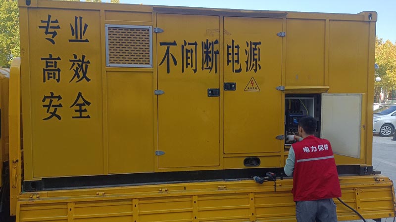 北安柴油发电机组和UPS电源配合使用时，如何避免切换过程中的电力中断？